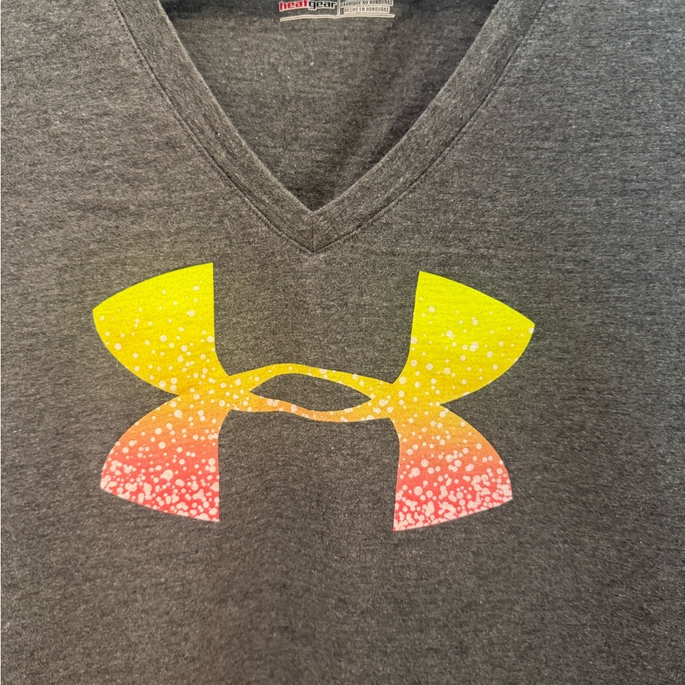 Under Armour Gray V-Neck T-Shirt with Yellow Logo Woman’s - Picture 3 of 4